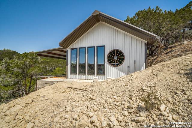 607 Mountain Dr - Photo 1