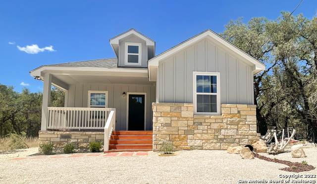 205 Canyon Lake Dr - Photo 1