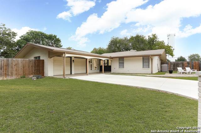 301 Windcrest Dr - Photo 1