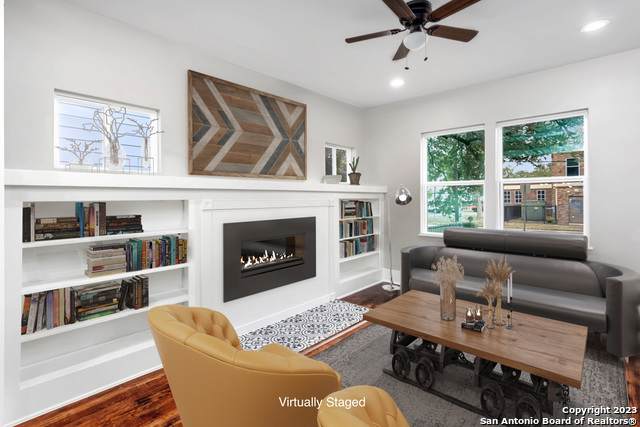 834 Gramercy Pl - Photo 1