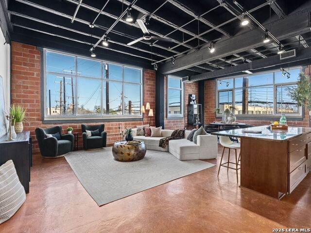 1331 Flores St - Photo 1