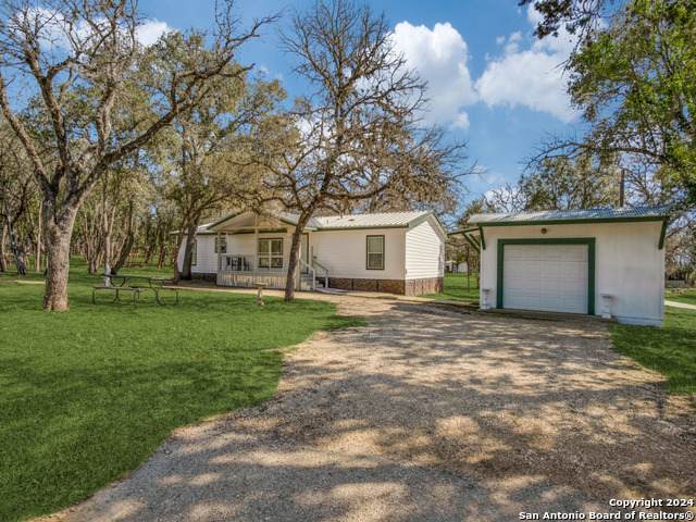 402 Galveston St - Photo 1
