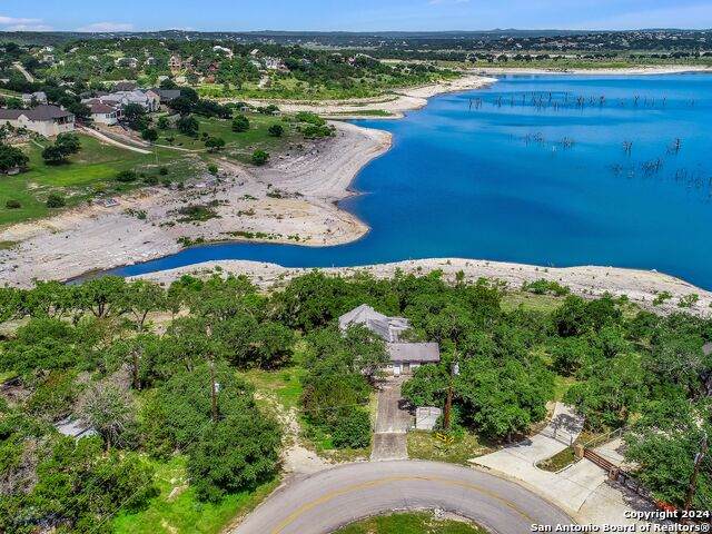 853 Glenn Dr - Photo 1