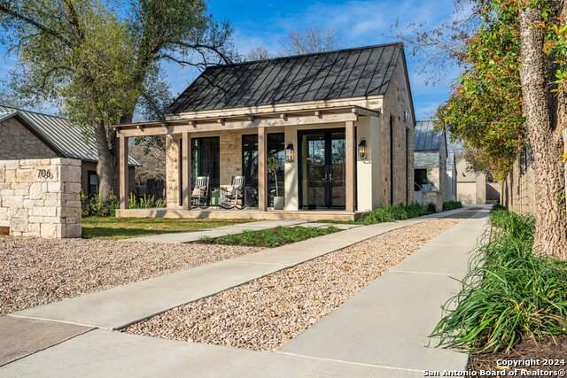 706 W. Creek - Photo 1