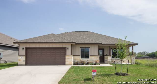 121 Lost Pines Ln - Photo 1