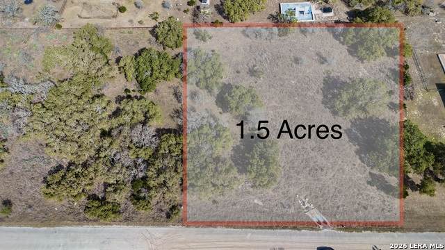 576 Private Road 3702 - Photo 1