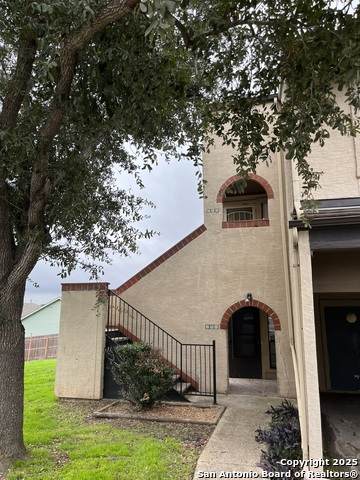 6100 Woodlake Pkwy - Photo 1