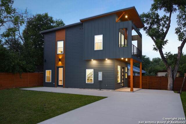 514 Dakota - Photo 1