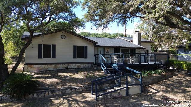 103 Crestview - Photo 1