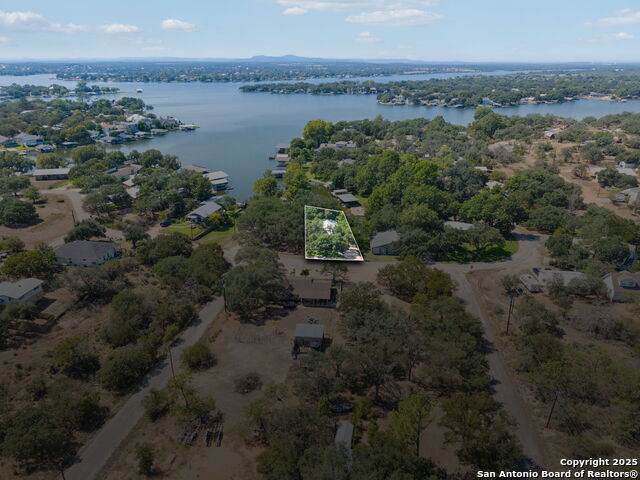 1001 Shorewood - Photo 1