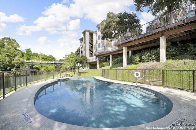 401 Lincoln - Photo 1