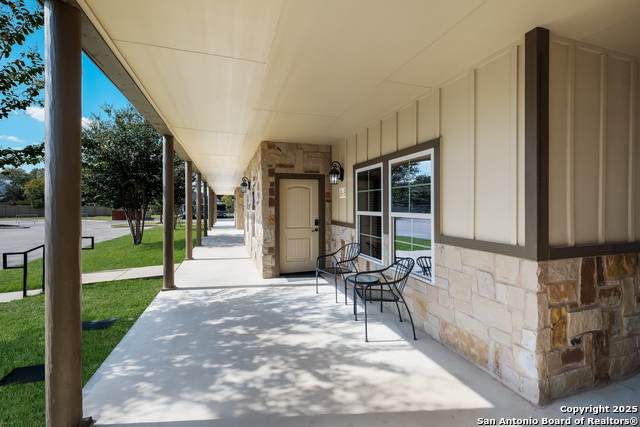 1554 Gruene - Photo 1