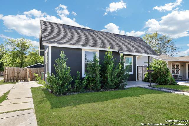 1112 Fresno - Photo 1