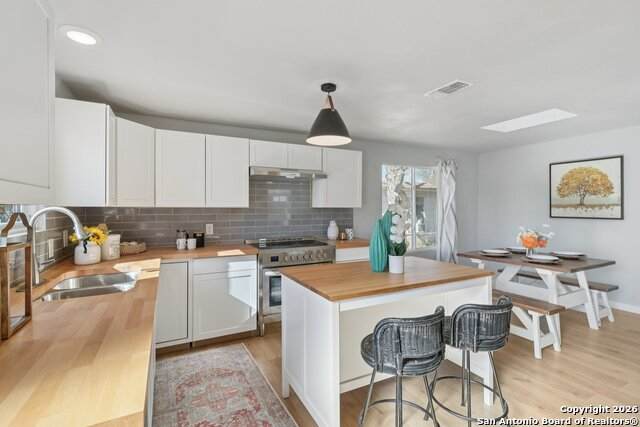 404 Harper - Photo 1