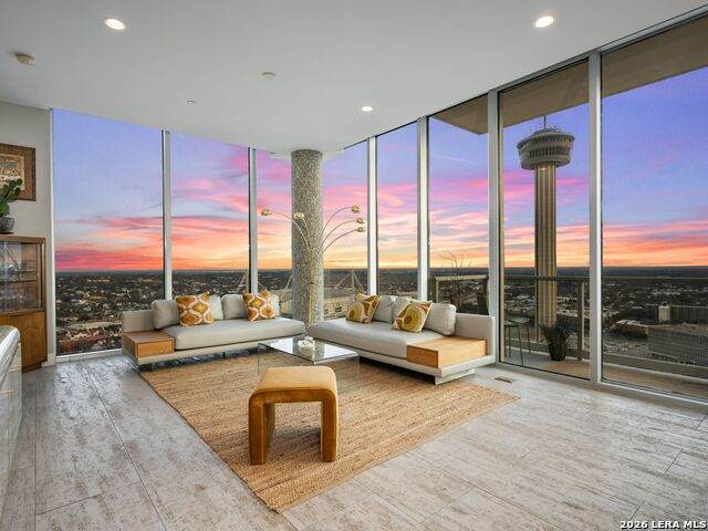 610 Market - Photo 1