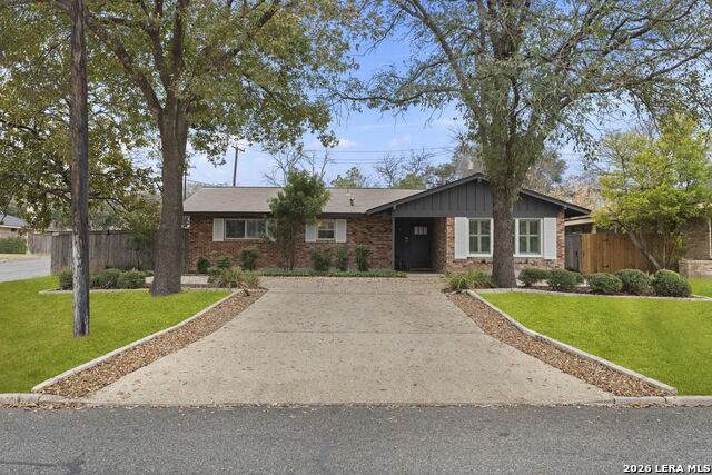 2126 Lawndale Dr. - Photo 1
