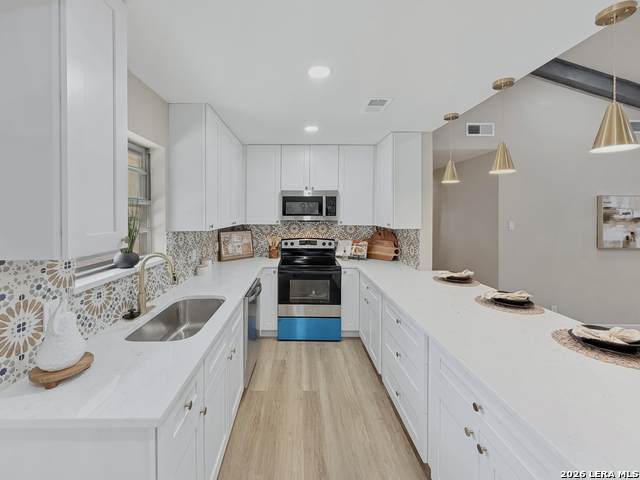 8615 Norwich Dr - Photo 1