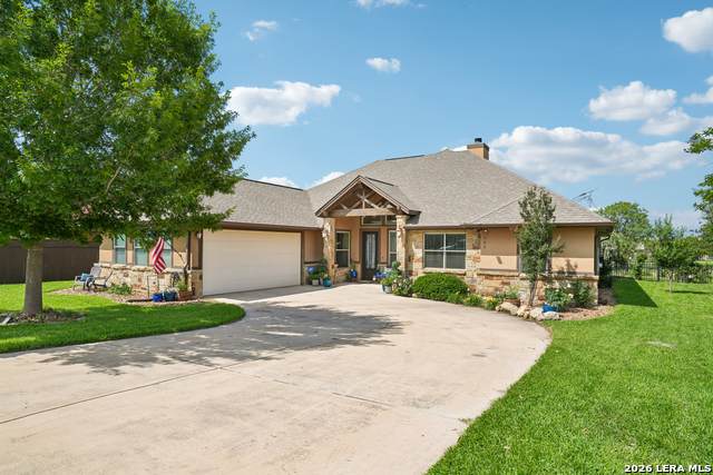 137 Fairway Dr - Photo 1