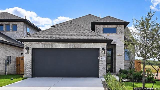 913 Woodland Lakes - Photo 1