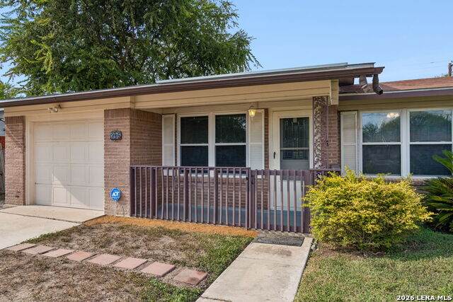 215 Hialeah Ave - Photo 1