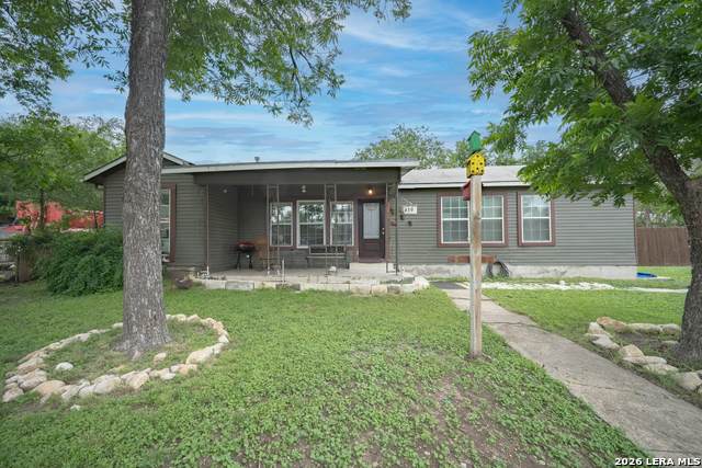 1439 Ridgewood Ct - Photo 1
