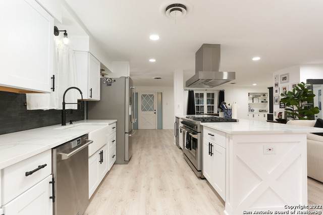 301 Windcrest Dr - Photo 1