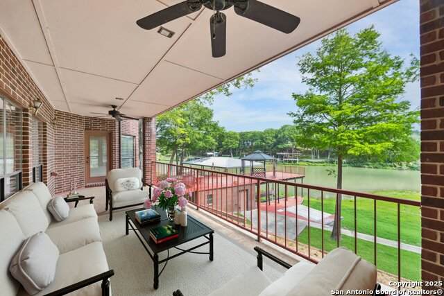 640 Woodlake - Photo 1