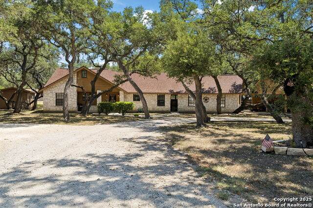 9516 Geronimo Oaks - Photo 1