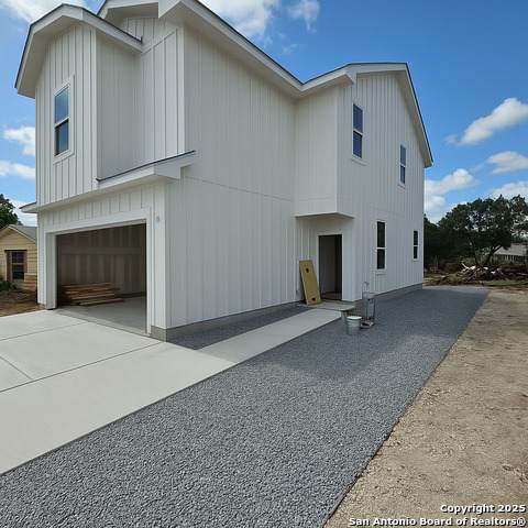130 Broadview - Photo 1