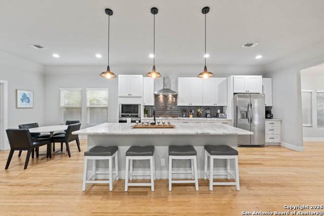 422 Woodlawn Ave - Photo 1