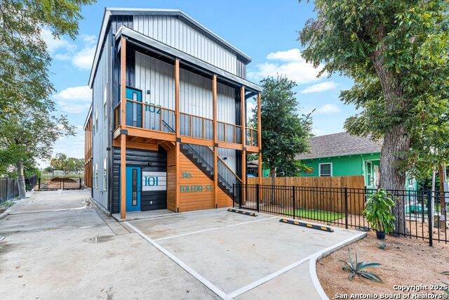 316 Toledo St - Photo 1