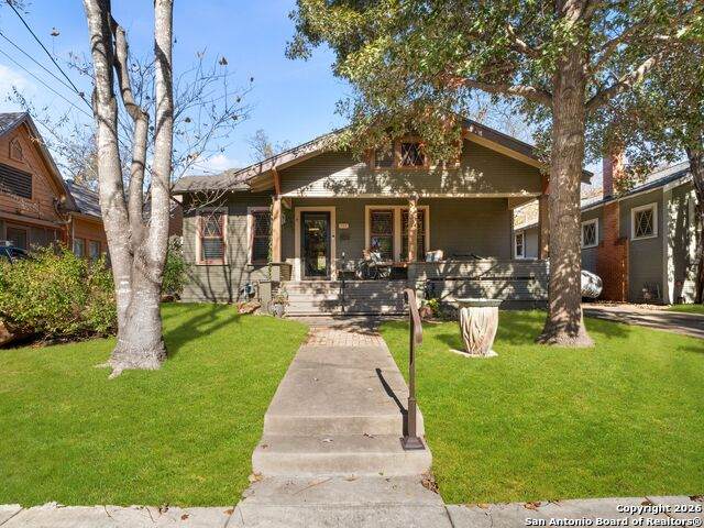 725 Woodlawn Avenue - Photo 1