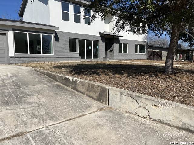 137 Harriett Dr - Photo 1