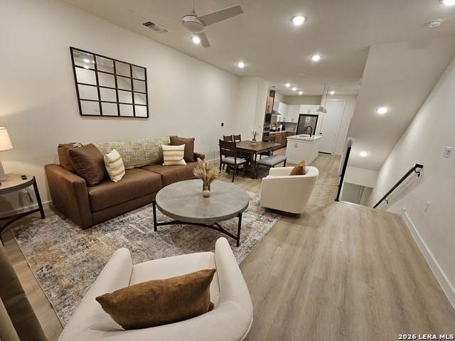 719 E Locust St - Photo 1