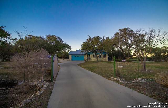 1550 Rocky Ridge Loop - Photo 1