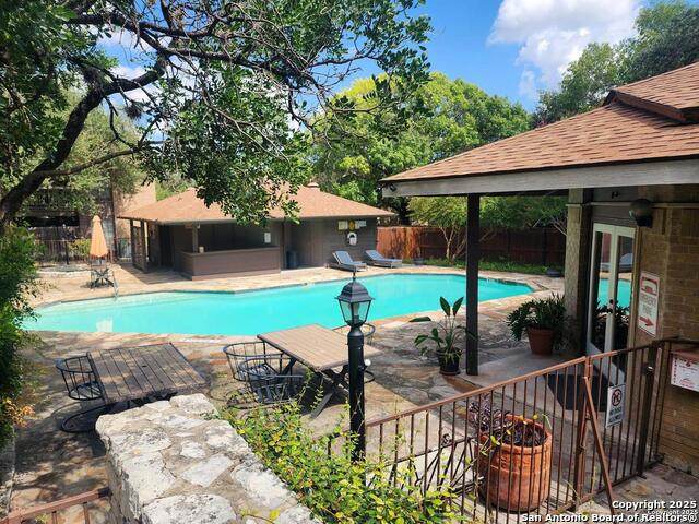 8611 Datapoint Dr - Photo 1