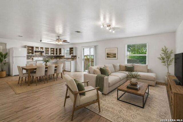 8807 Shaenwest - Photo 1