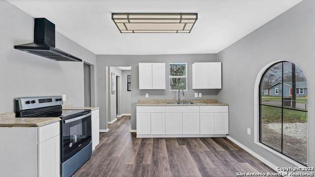 832 Cresthill Rd - Photo 1