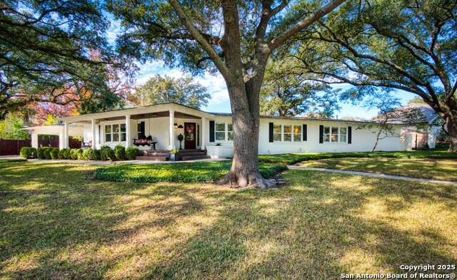 701 Wiltshire - Photo 1