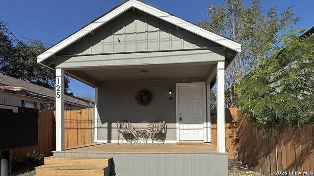 125 Forrest Ave - Photo 1