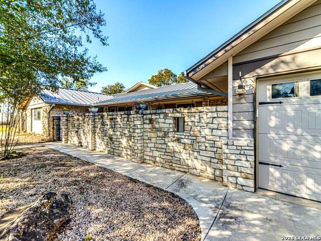 310 Oak Park - Photo 1