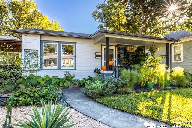 530 Huisache Ave - Photo 1