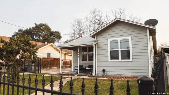 302 Pruitt - Photo 1