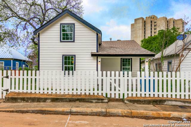 941 Myrtle St - Photo 1