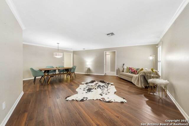 201 Ellwood St - Photo 1