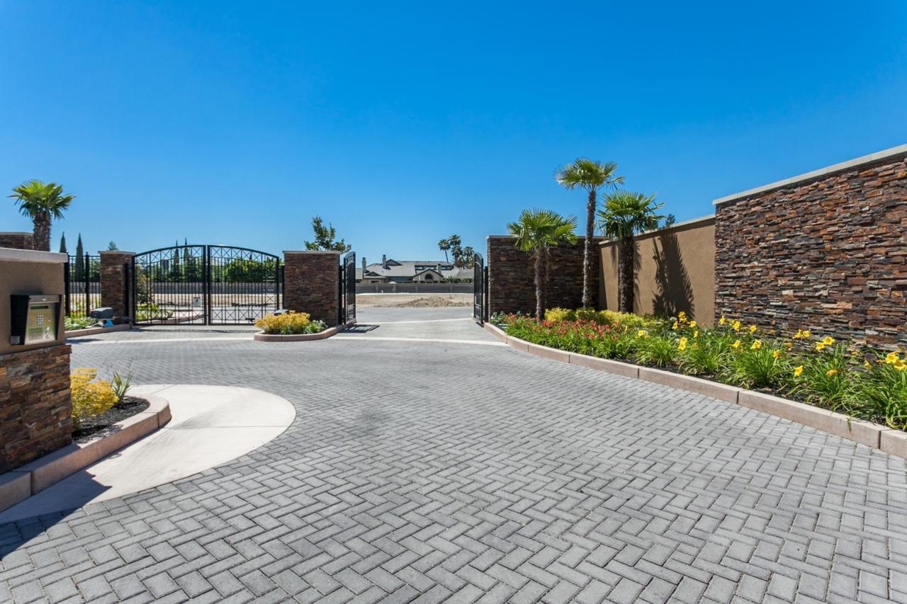 1318 Trey Way - Photo 1