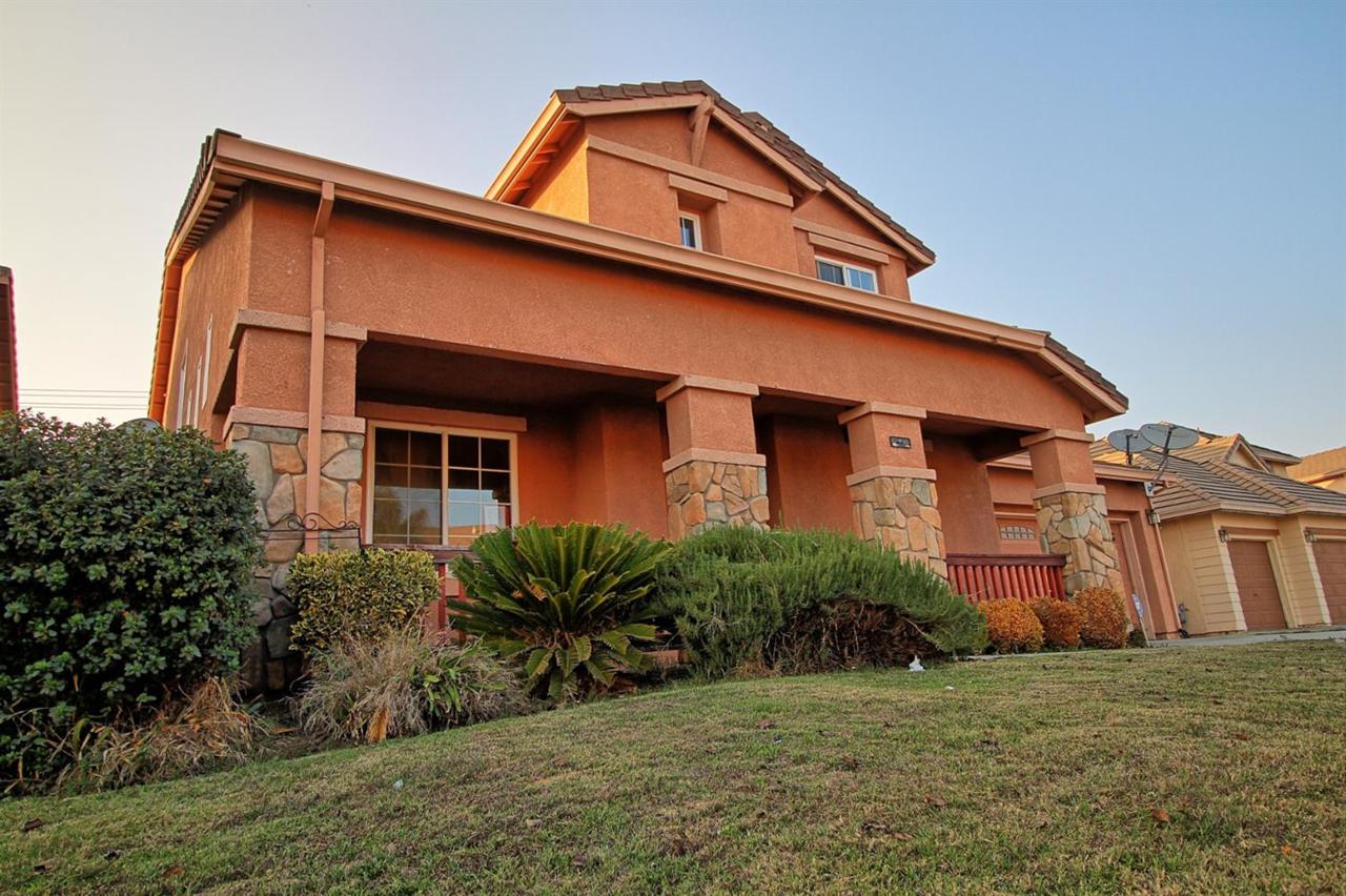 5913 Garden View Way - Photo 1