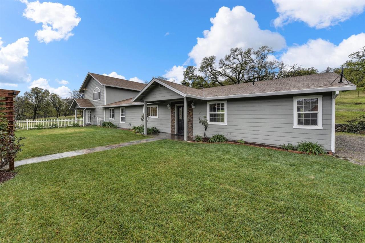 8319 Creek Way - Photo 1
