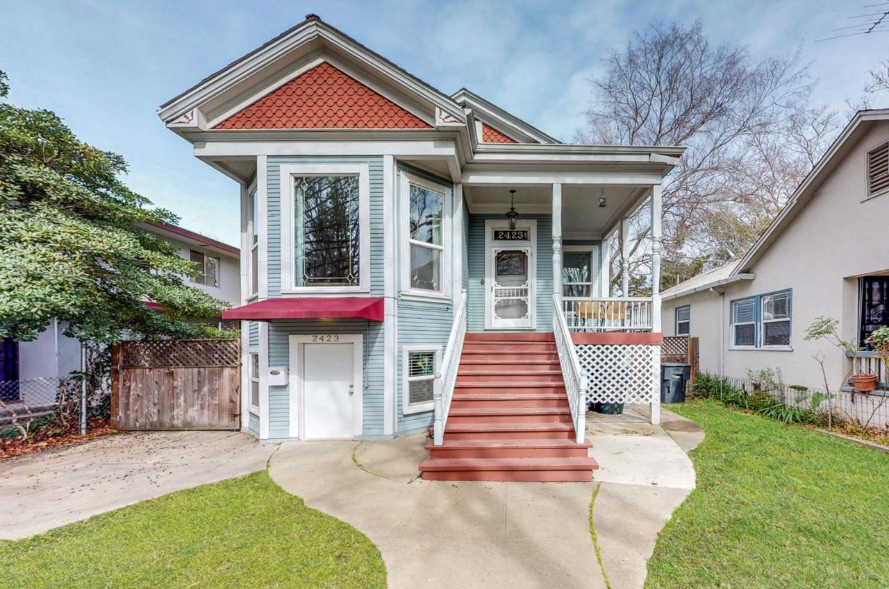 2423 G Street - Photo 1