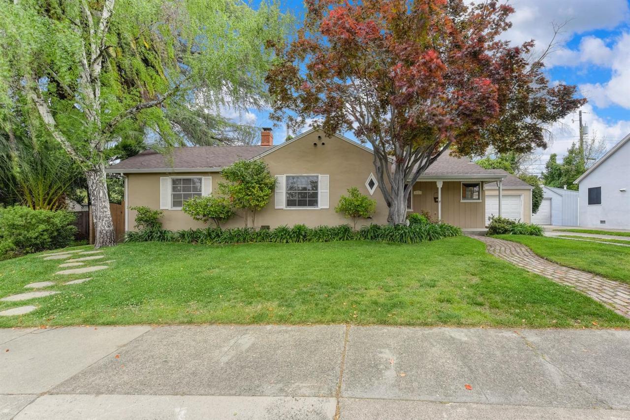 901 Swanston Drive - Photo 1